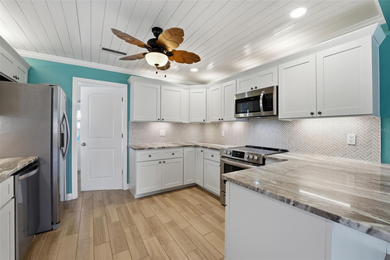 Single Family Residence at 2400 PINE CT, NOKOMIS, photo 18 of 46
