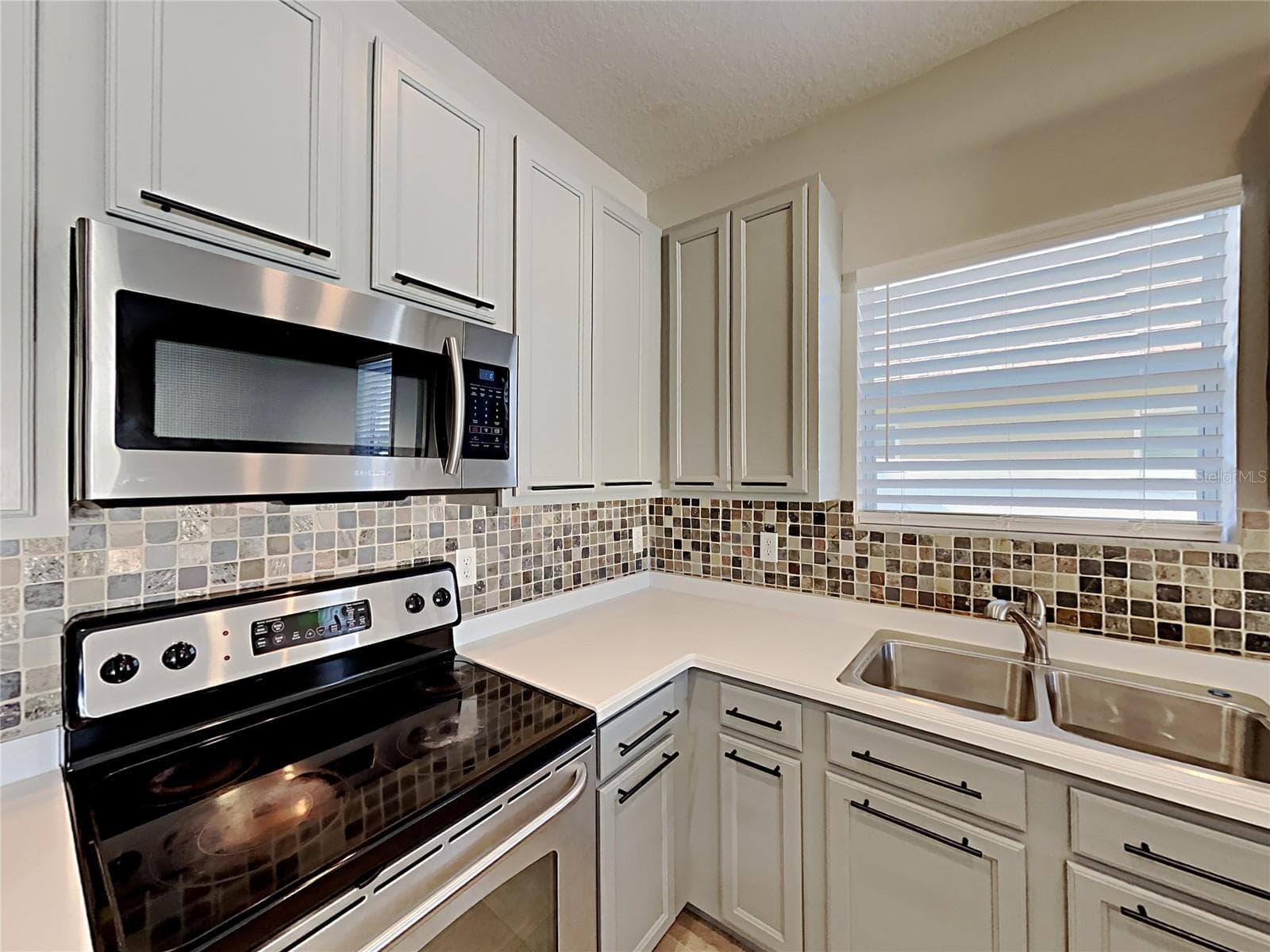 Single Family Residence at 4020 LANGDRUM DR, WESLEY CHAPEL, photo 6 of 24