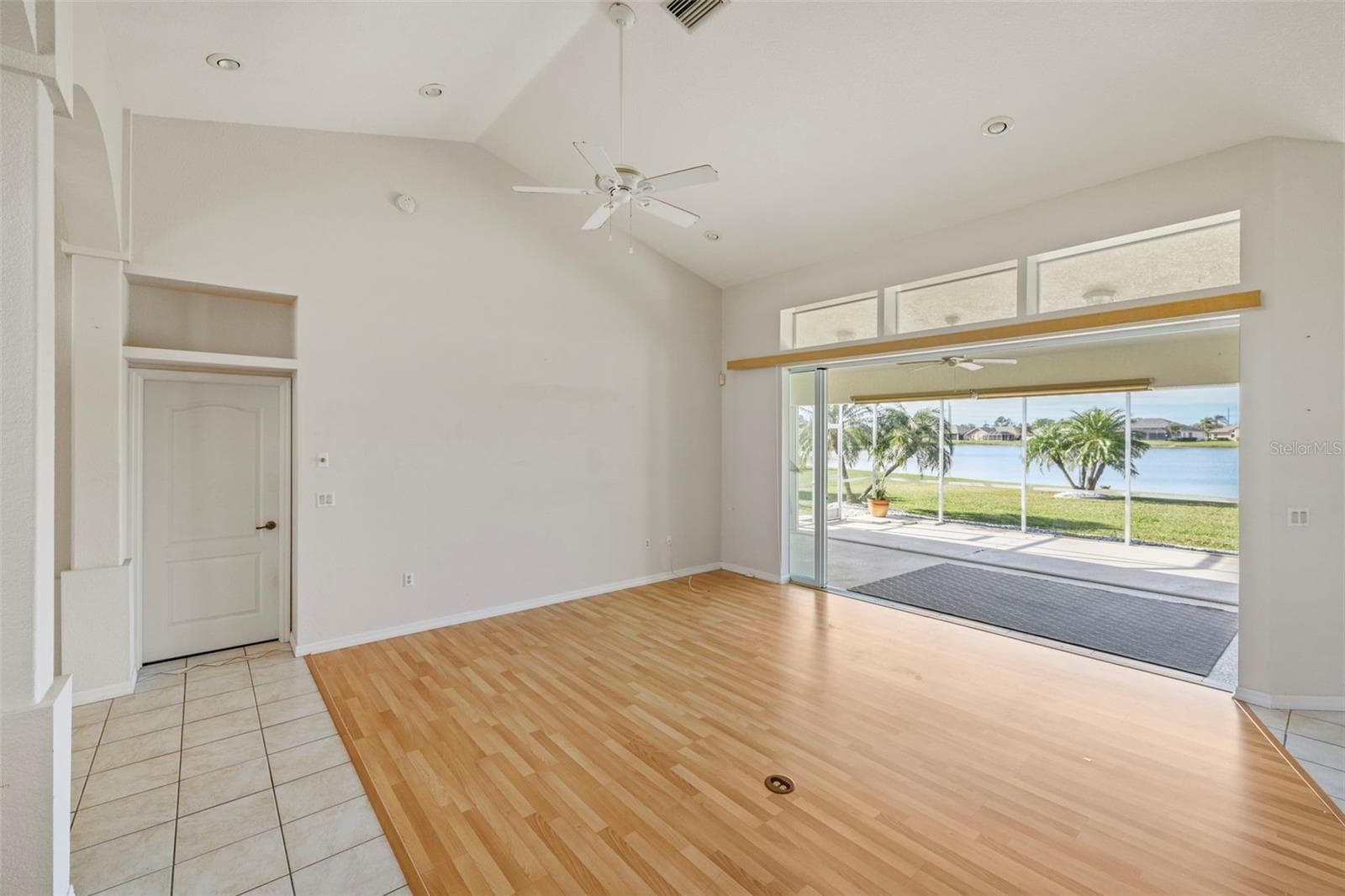 Single Family Residence at 12942 SW KINGSWAY CIR, LAKE SUZY, photo 7 of 36