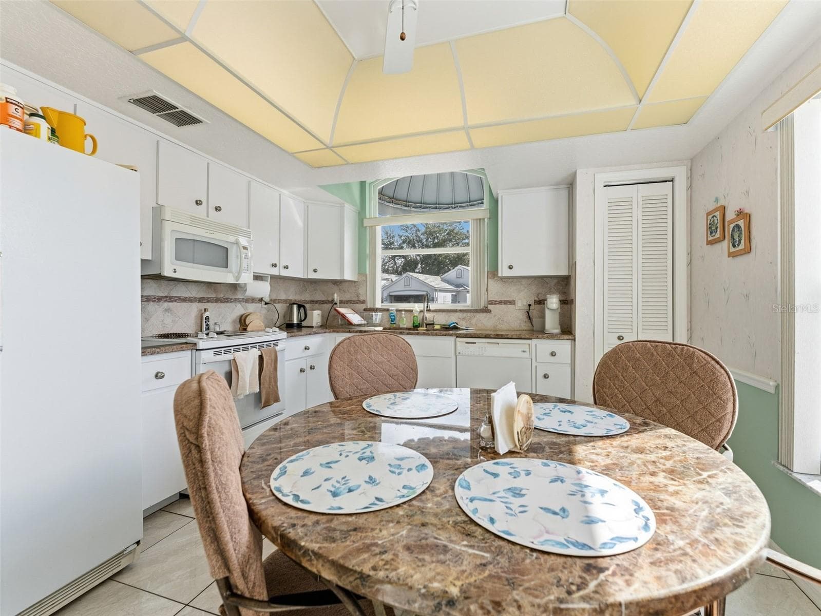 Single Family Residence at 1007 LA BAMBA CT, SPRING HILL, photo 11 of 26