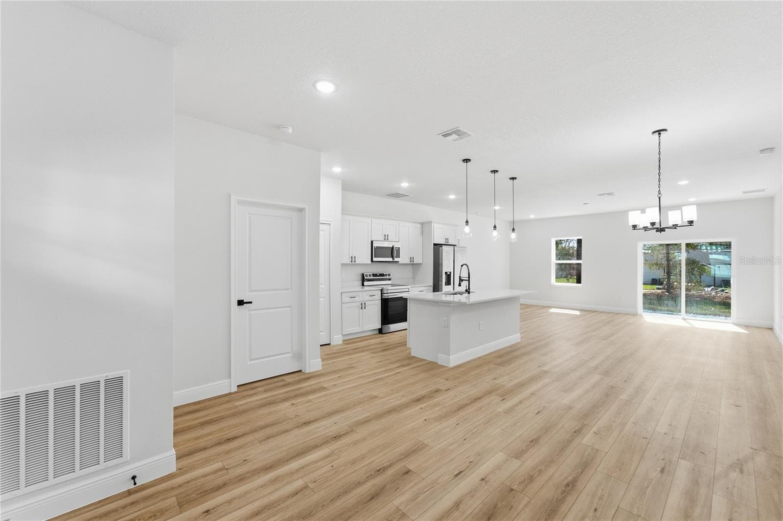 Single Family Residence at 12797 SW 58TH CIR, OCALA, photo 4 of 39