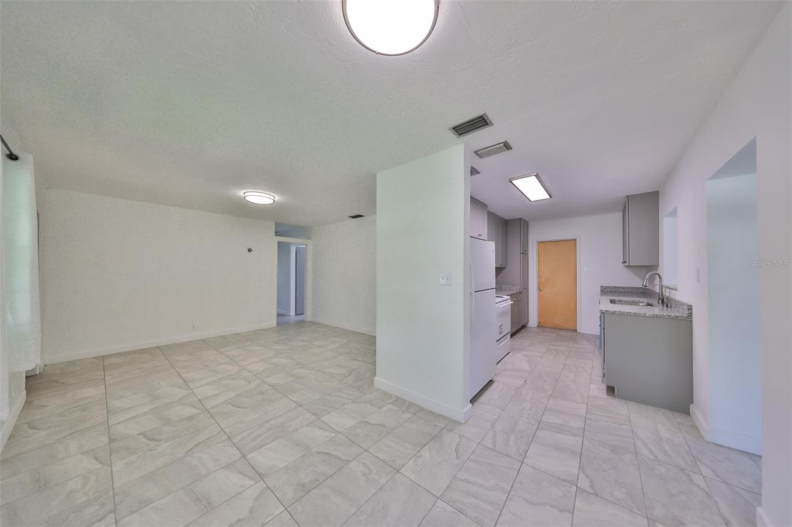 Single Family Residence at 3908 W WALLACE AVE, TAMPA, photo 6 of 36