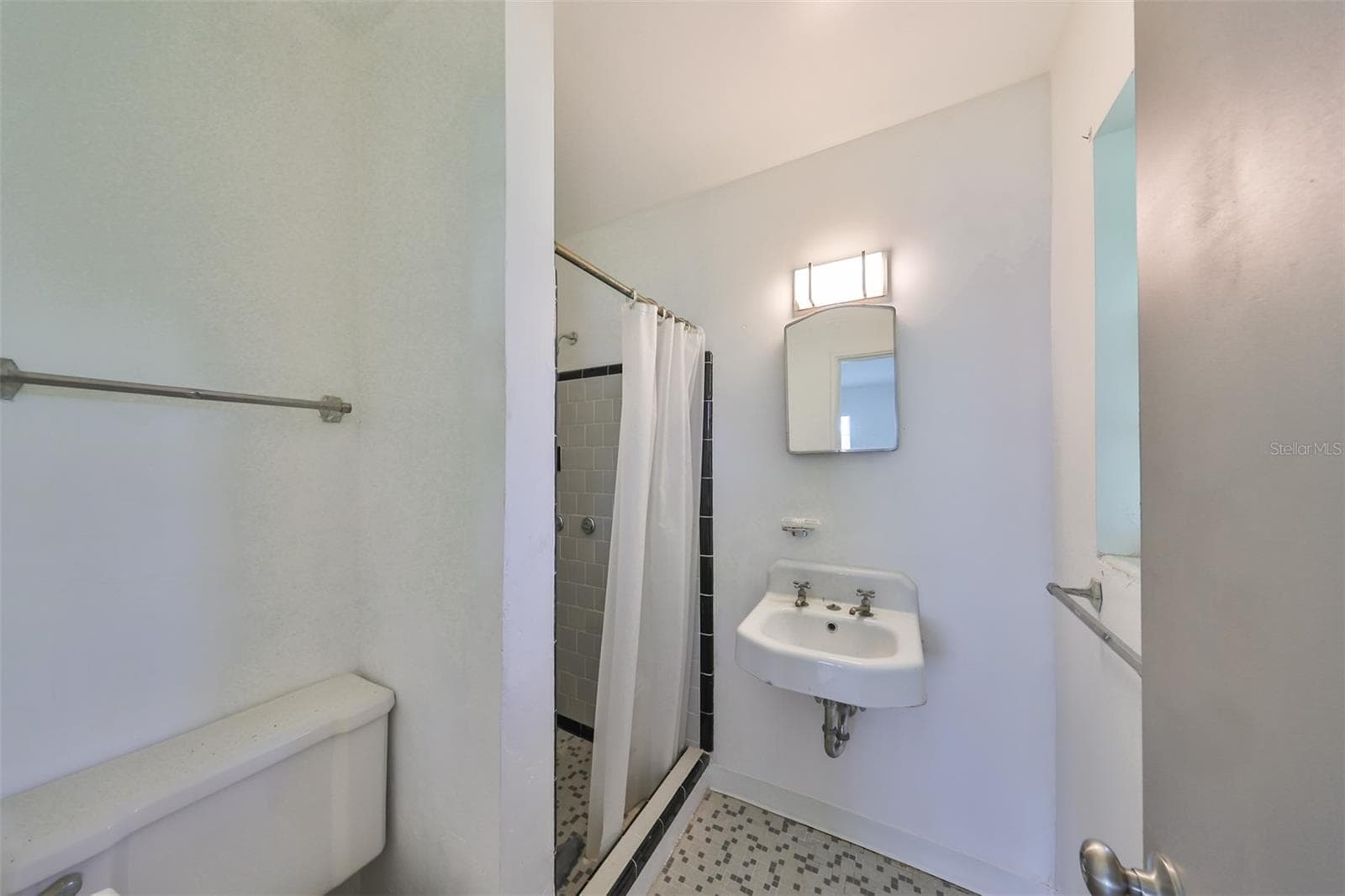 Single Family Residence at 3908 W WALLACE AVE, TAMPA, photo 11 of 36