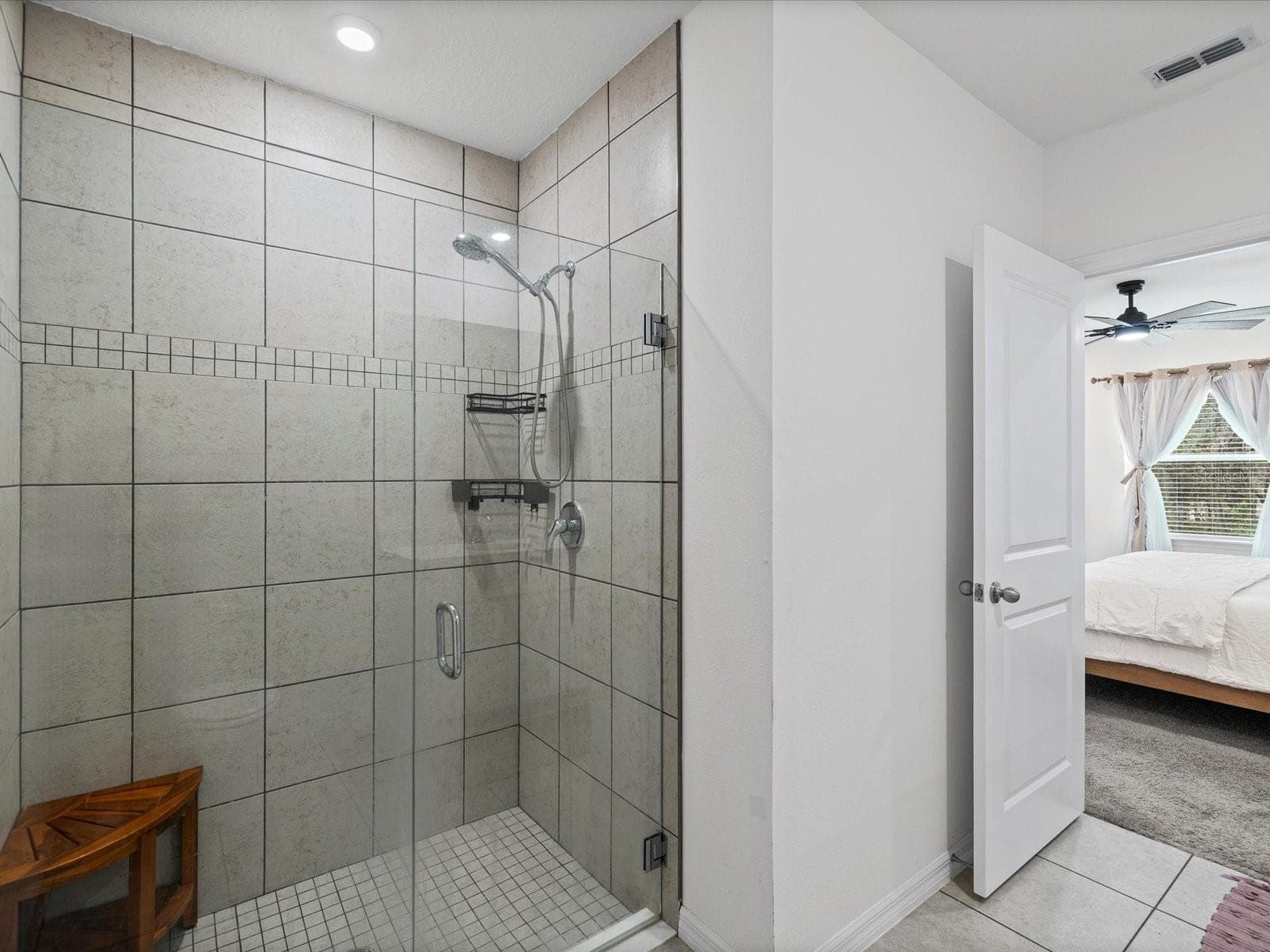 primary en suite bathroom - 16334 FROST BIRD RD, WEEKI WACHEE