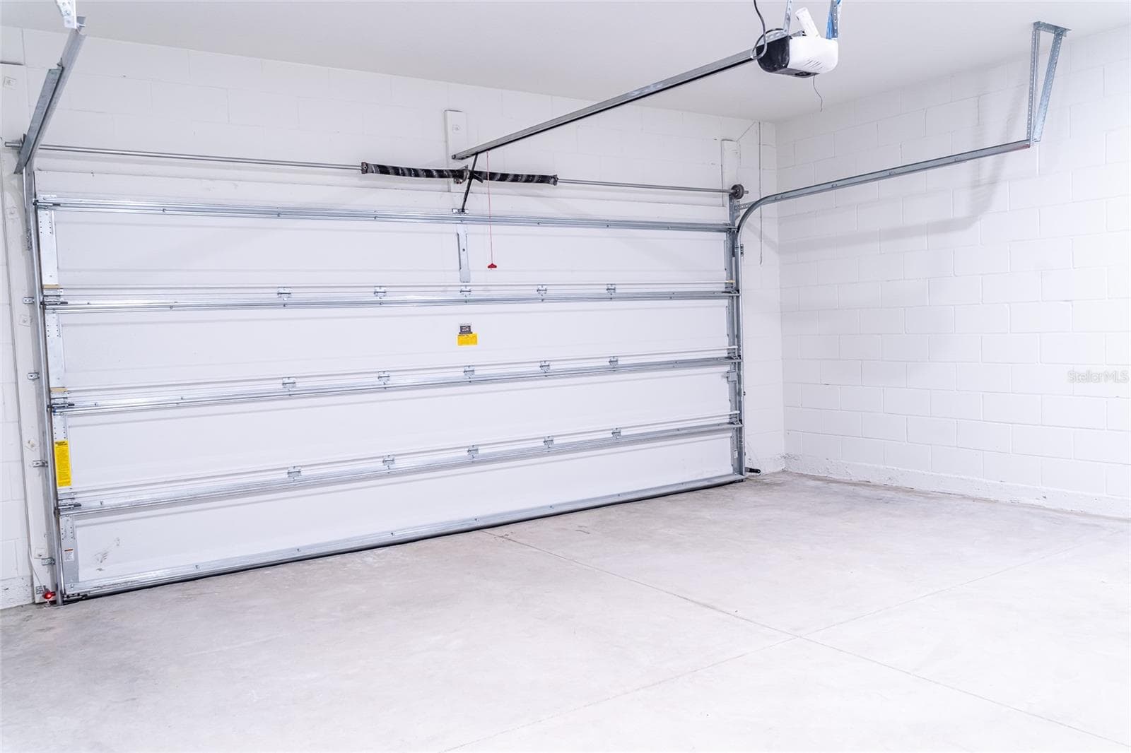 garage with door opener - 7872 N KEYSTONE DR, CITRUS SPRINGS