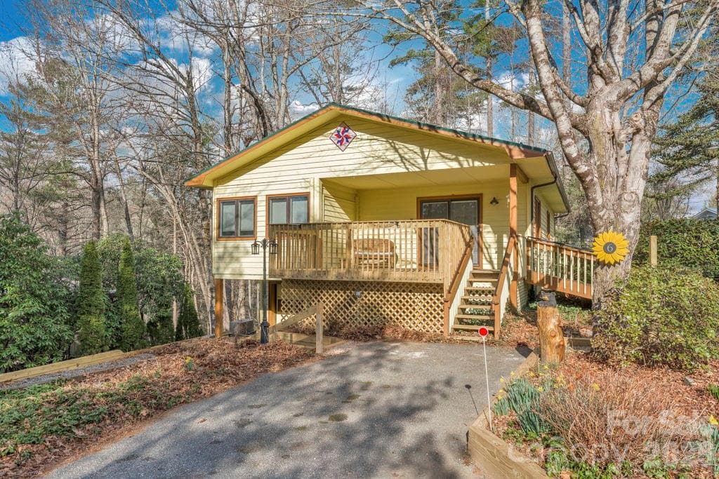 6 Ridgewood Lane