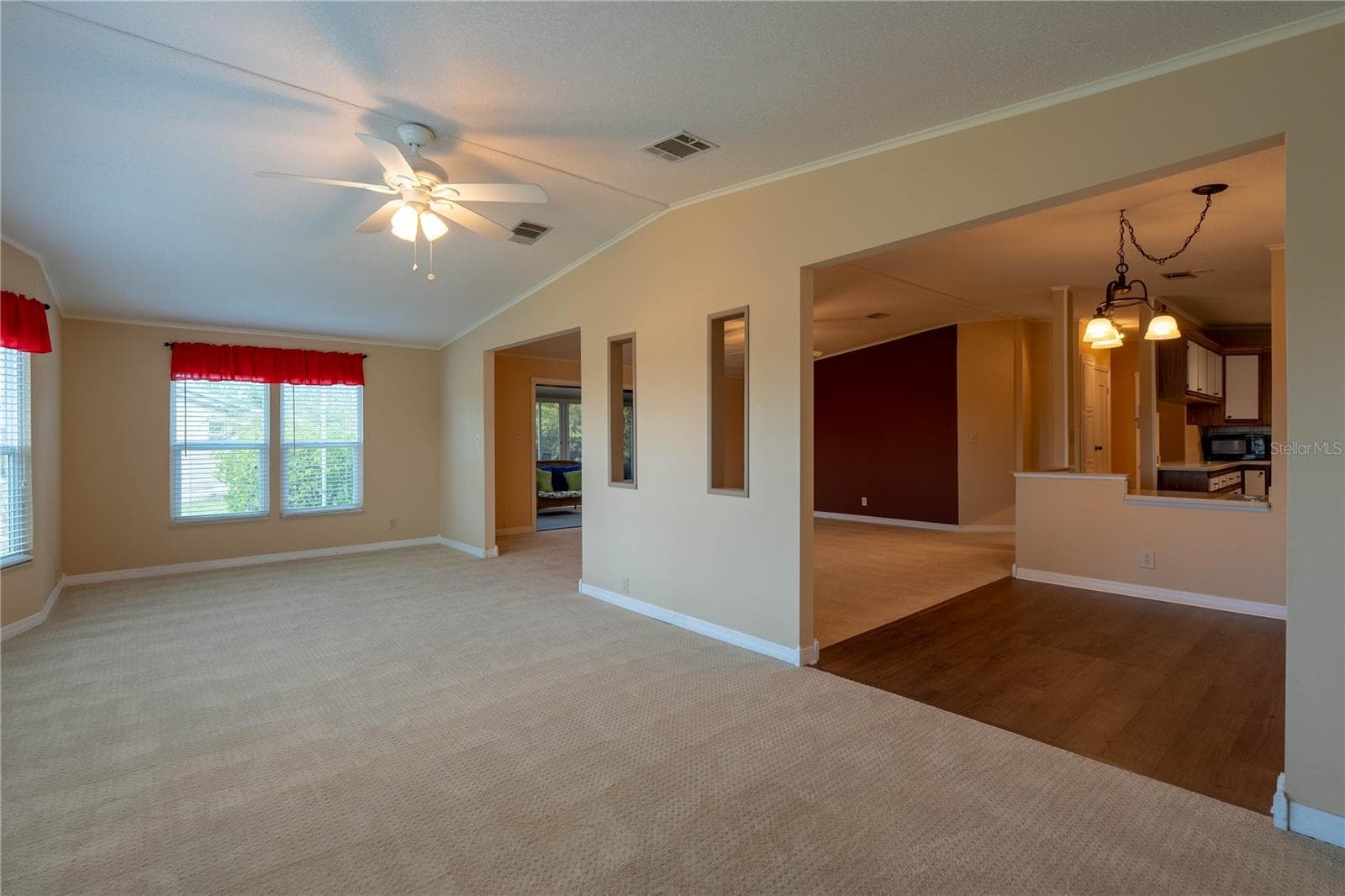 Manufactured Home at 5910 MAJESTIC WAY, PALMETTO, photo 6 of 61