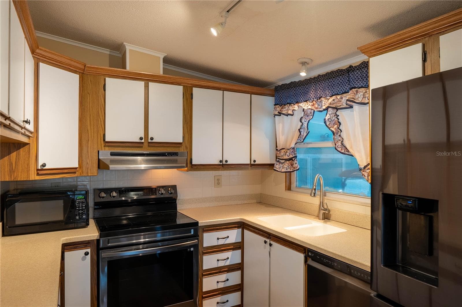 Manufactured Home at 5910 MAJESTIC WAY, PALMETTO, photo 12 of 61