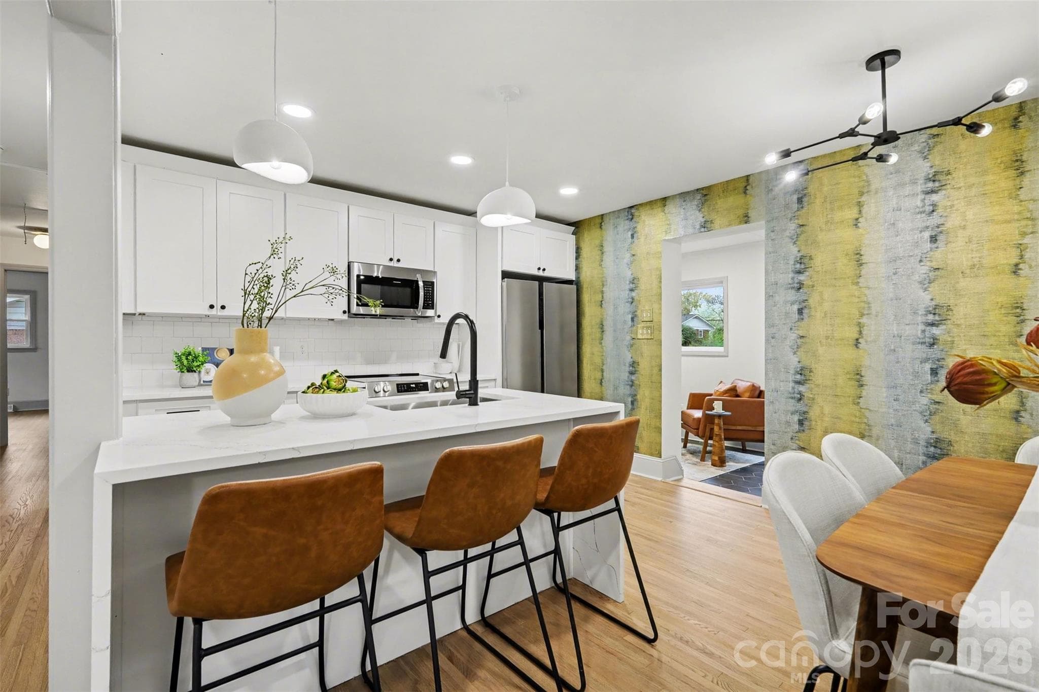 Single Family Residence at 1749 Archdale Drive, Charlotte, photo 6 of 17