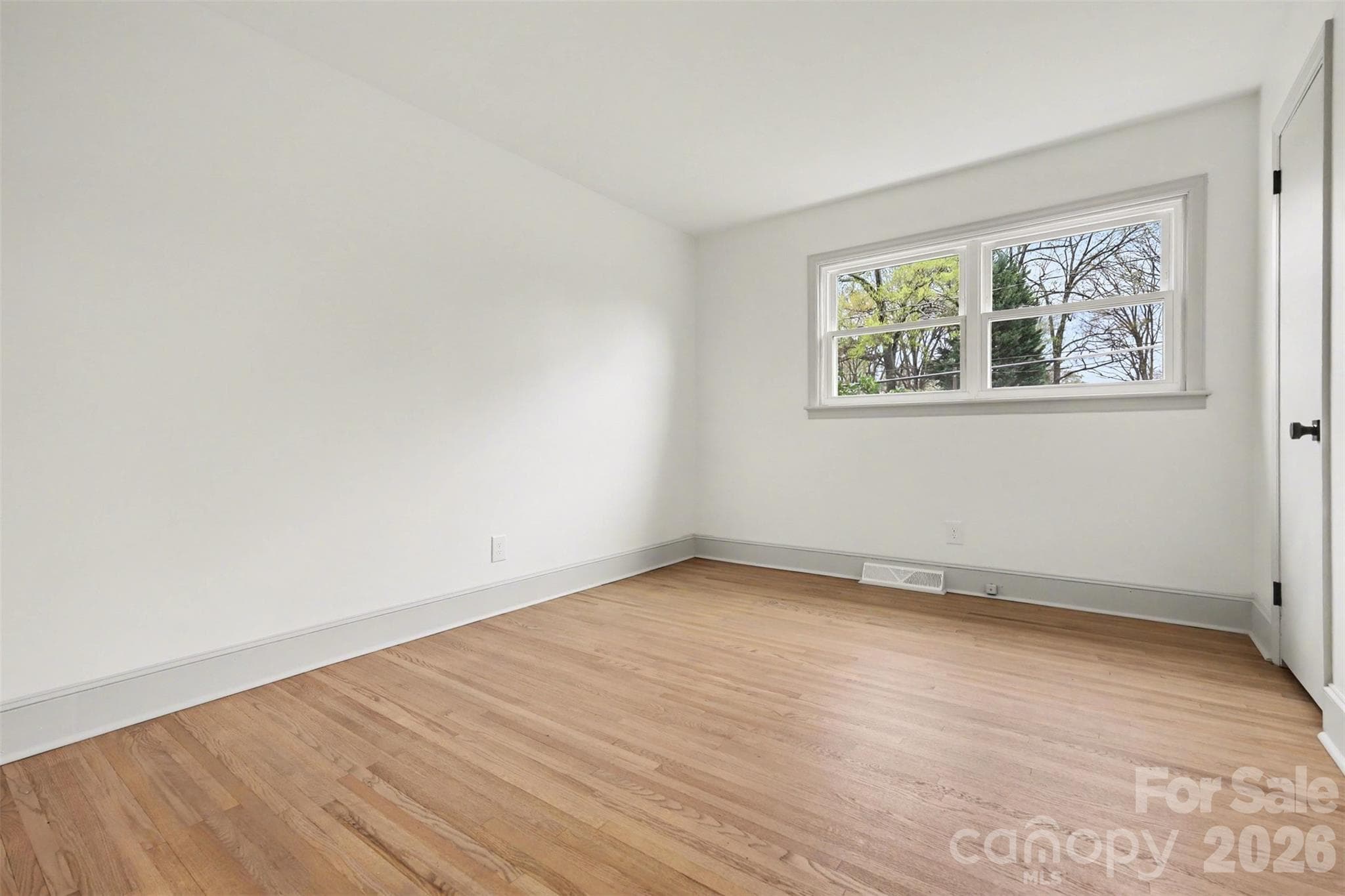 Single Family Residence at 1749 Archdale Drive, Charlotte, photo 11 of 17