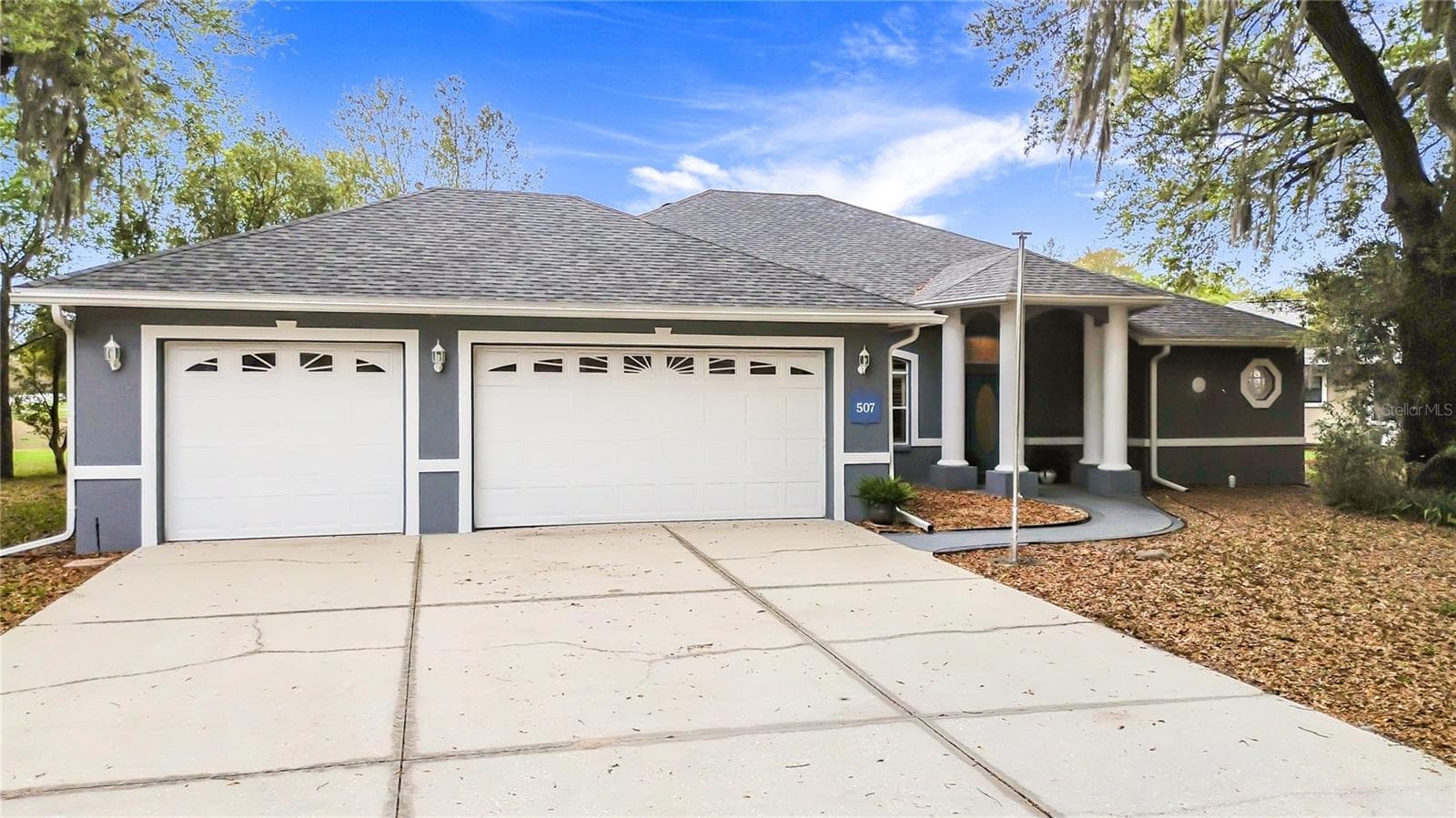 Single Family Residence at 507 DOWLING CIR, LADY LAKE, photo 2 of 39