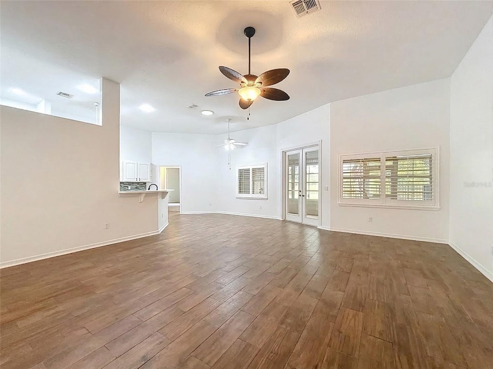 Single Family Residence at 507 DOWLING CIR, LADY LAKE, photo 7 of 39