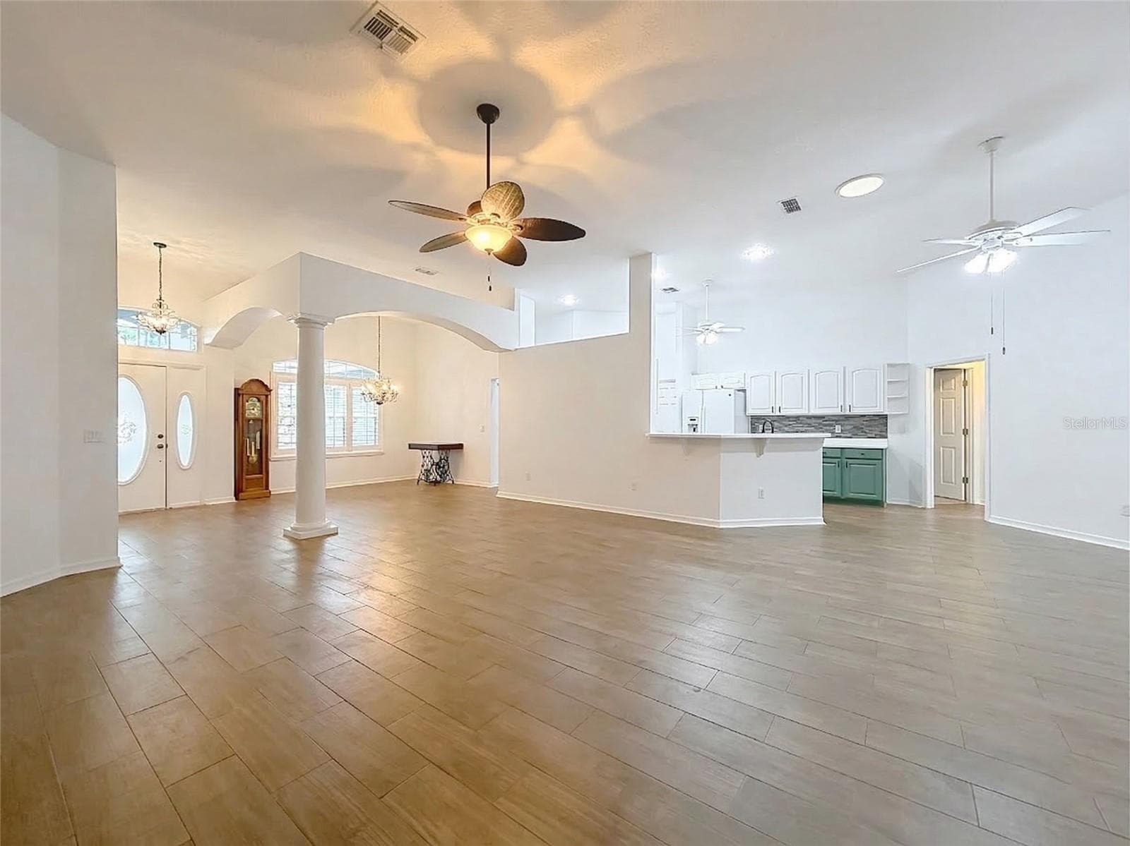 Single Family Residence at 507 DOWLING CIR, LADY LAKE, photo 8 of 39