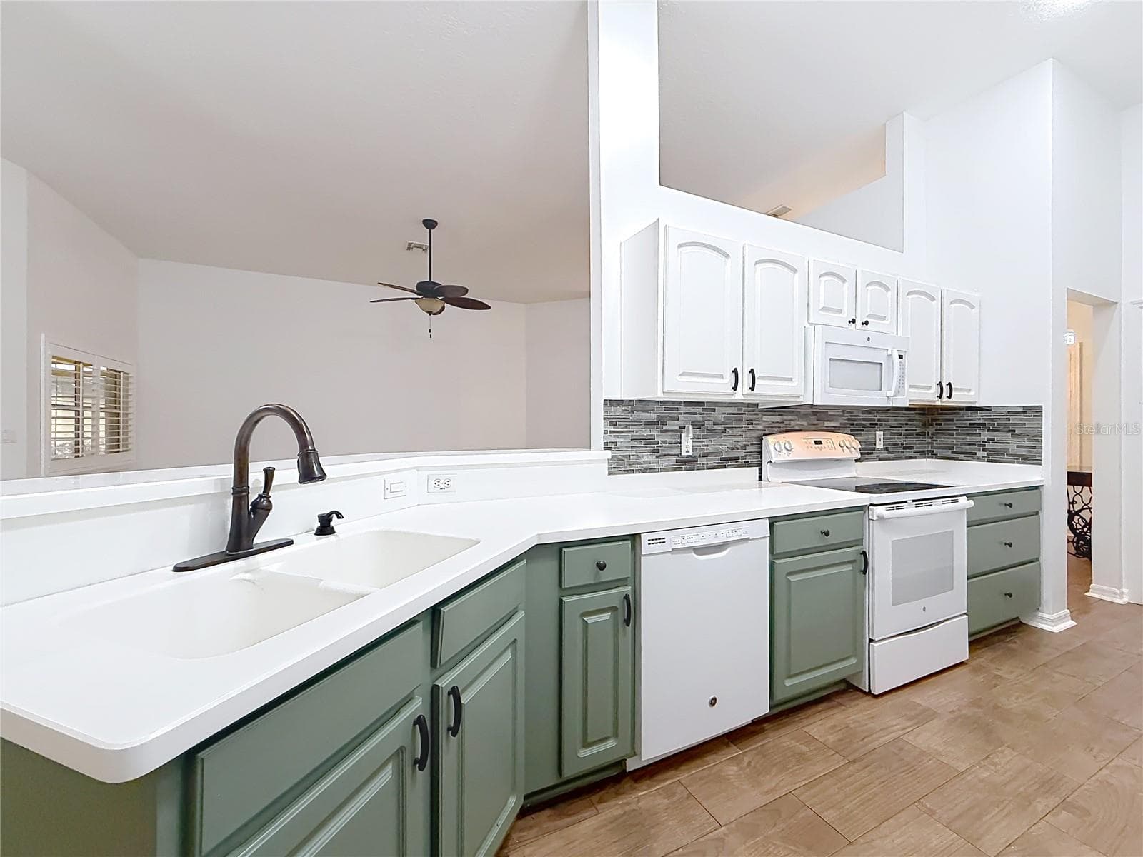 Single Family Residence at 507 DOWLING CIR, LADY LAKE, photo 13 of 39