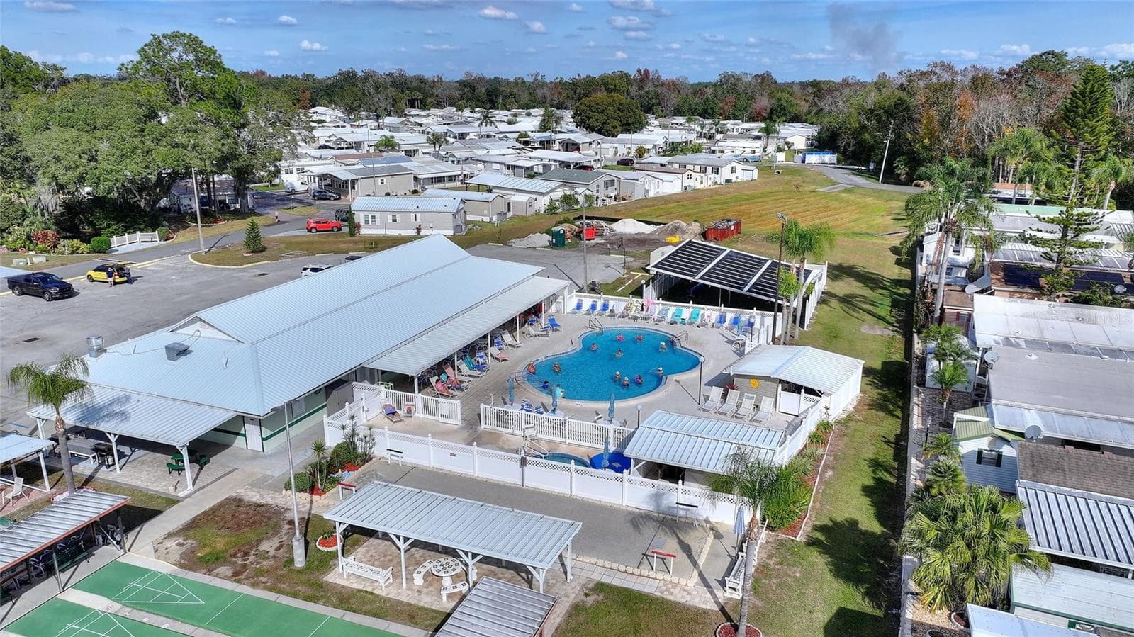 Pool and clubhouse - 135 CITRUS RIDGE DR, DAVENPORT