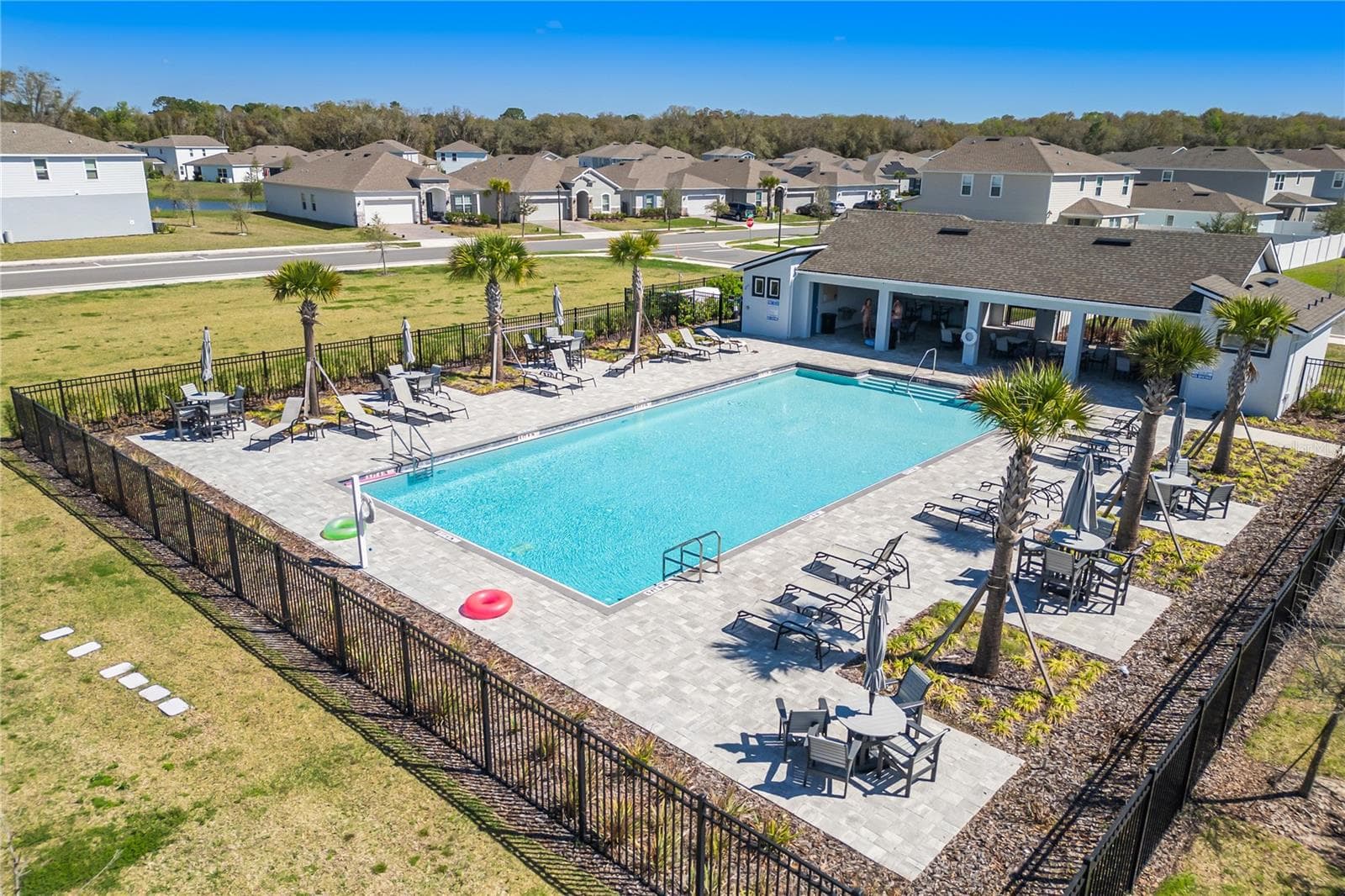 Single Family Residence at 1073 CHELAN FALLS DR, DELAND, photo 42 of 44