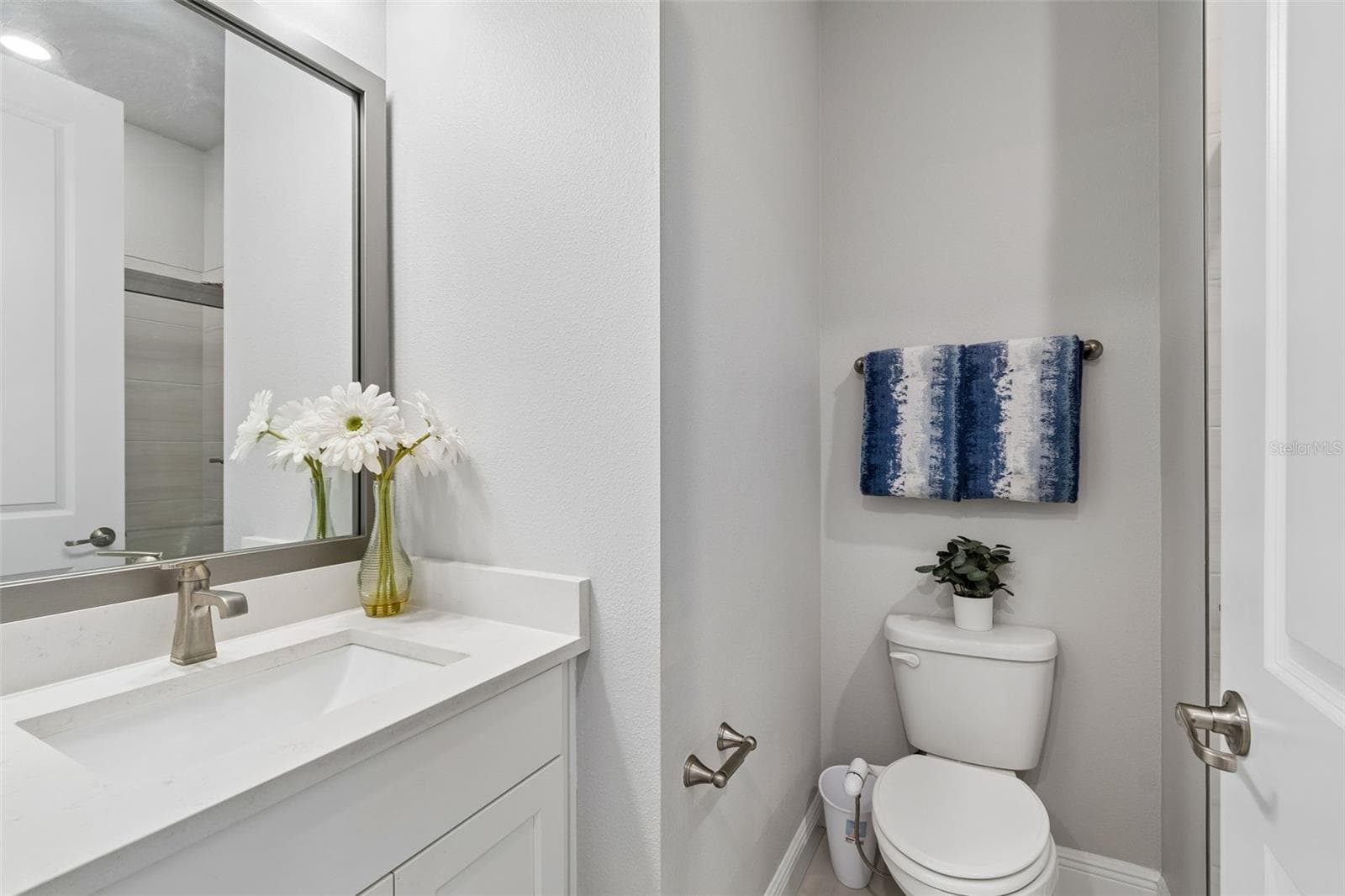 Full Guest Bathroom - Downstairs - 3920 W LEMON ST, TAMPA