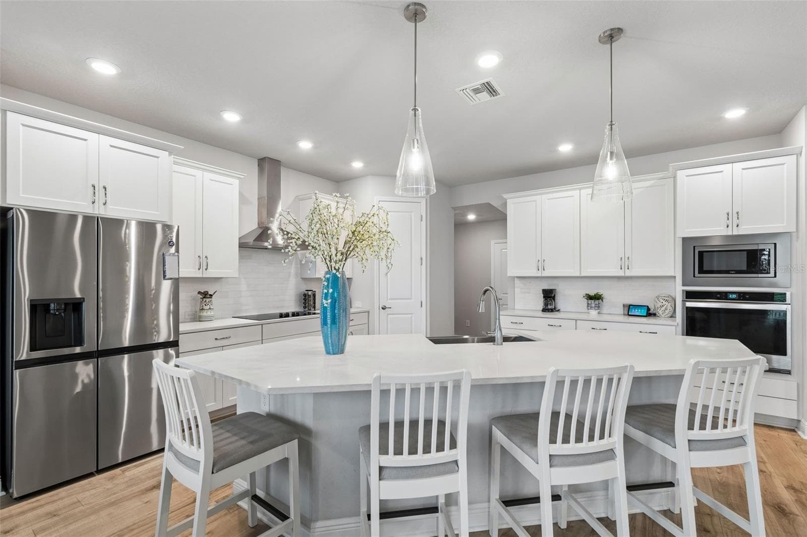 Kitchen Island - 3920 W LEMON ST, TAMPA