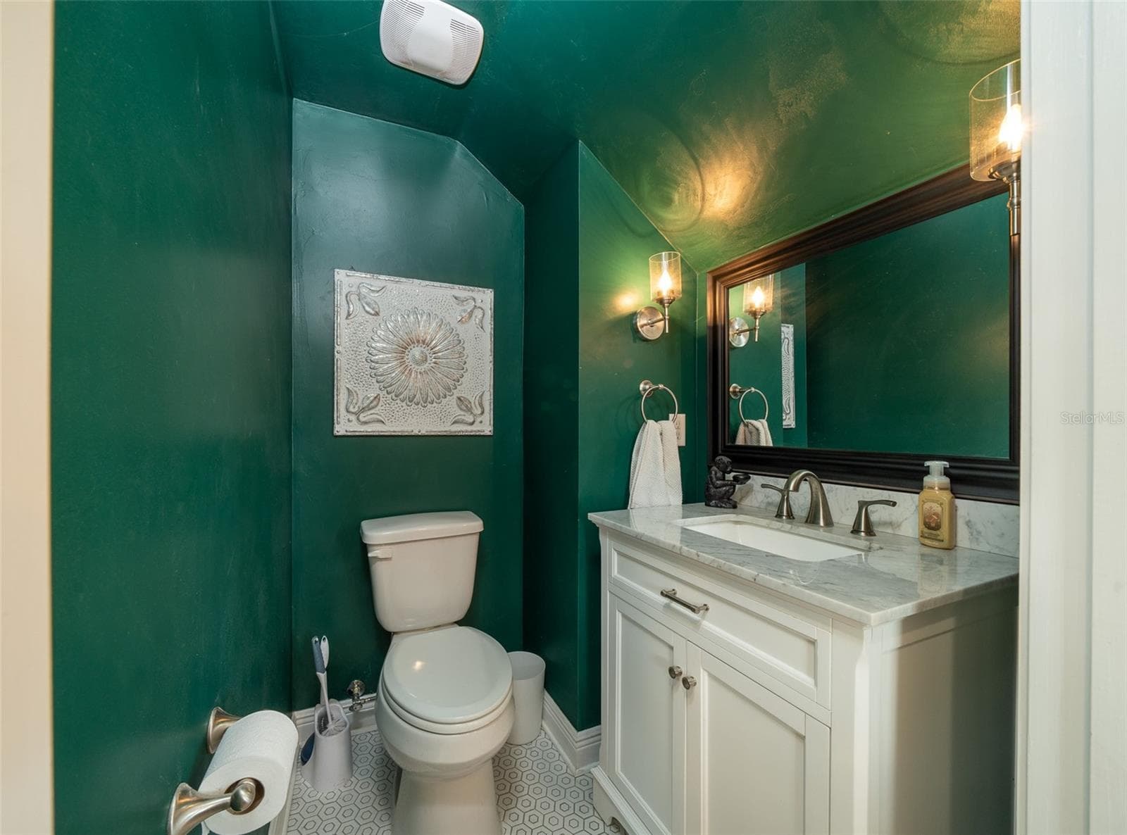 Guest 1/2 bath - 13576 NW COUNTY ROAD 235, ALACHUA