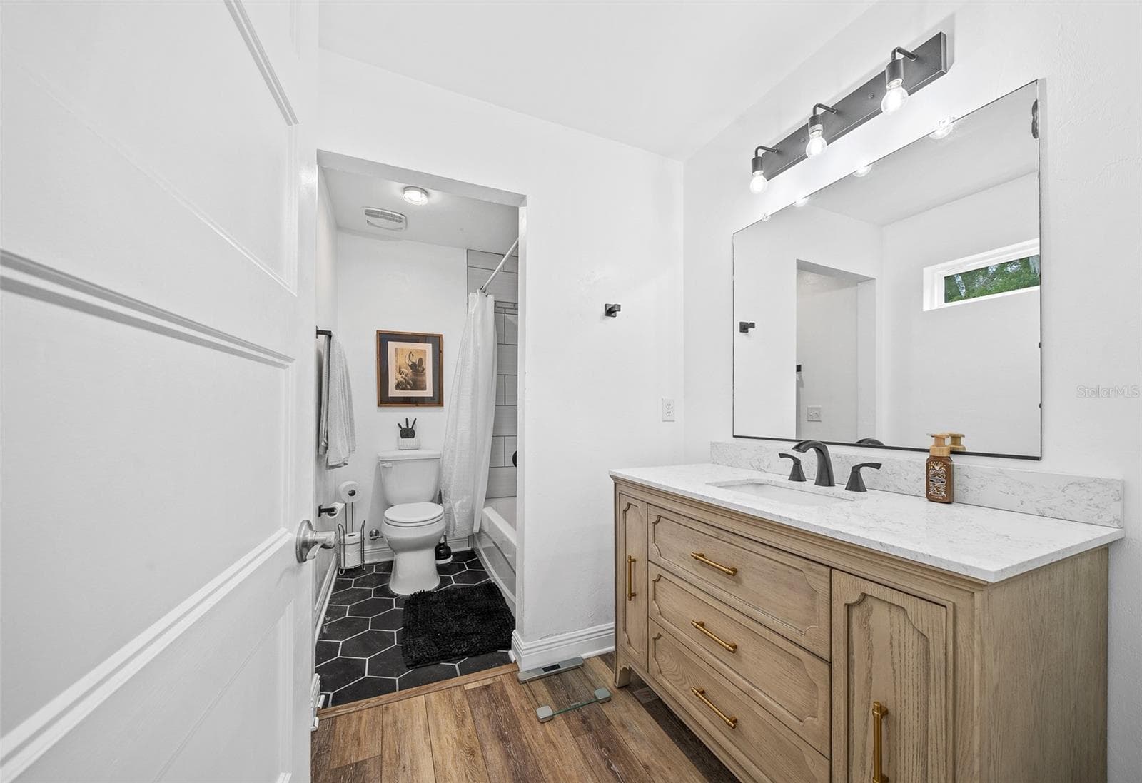 Bathroom of room #3 - 13576 NW COUNTY ROAD 235, ALACHUA