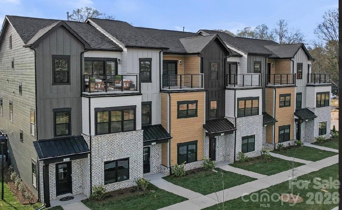 Front of the Laurel - Huntersville