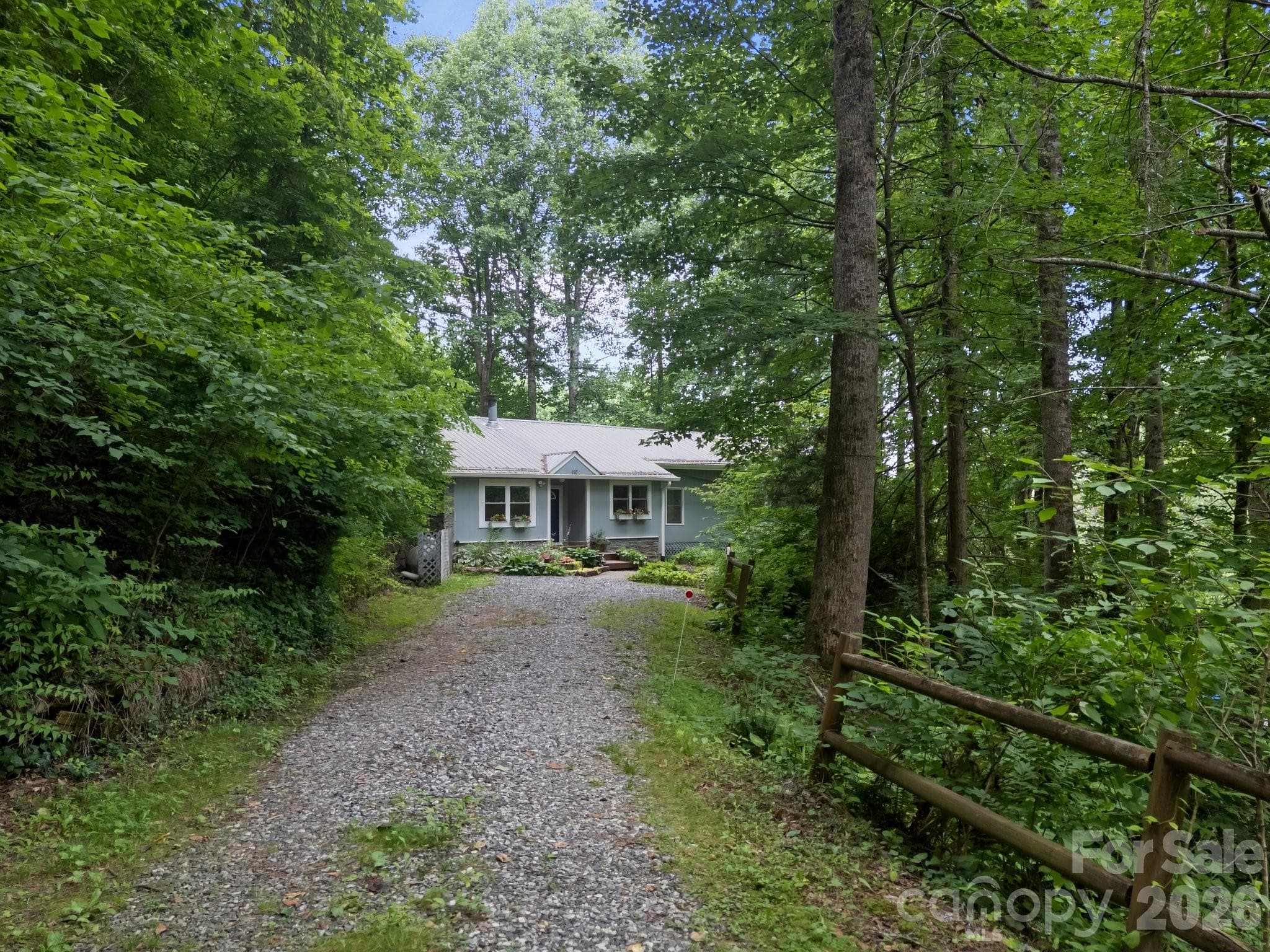 Private driveway - 193 Timberside Drive, Mars Hill