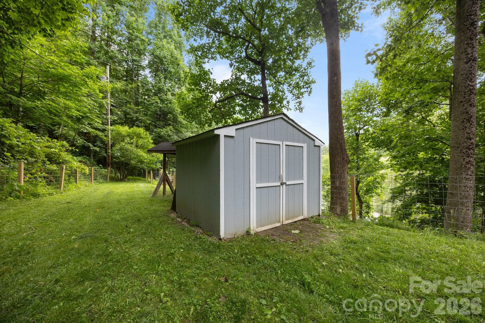 Storage building - 193 Timberside Drive, Mars Hill