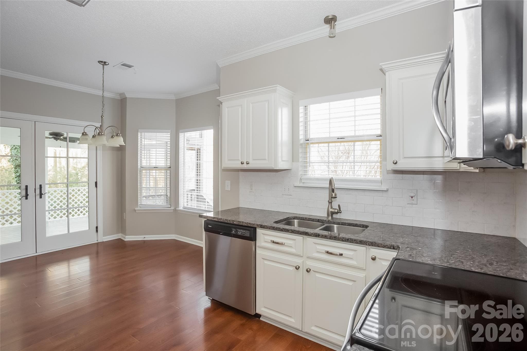 Single Family Residence at 7300 Reynard Lane, Charlotte, photo 2 of 11