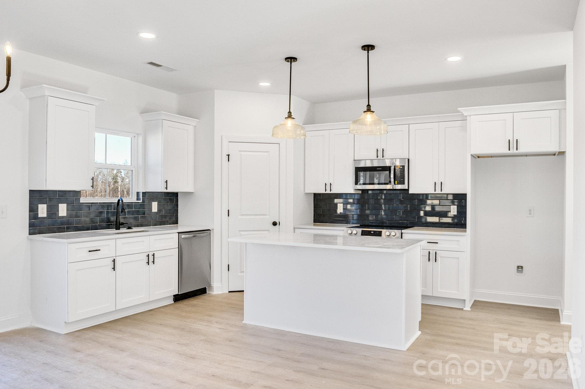 1335 Winged Way