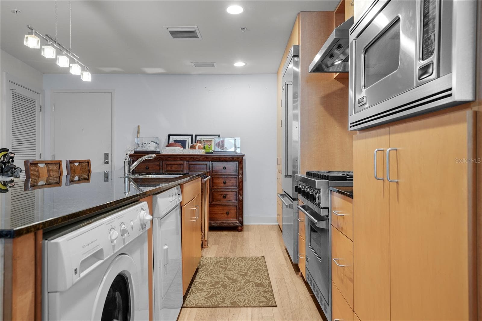 Condominium at 1120 E KENNEDY BLVD #827, TAMPA, photo 11 of 34