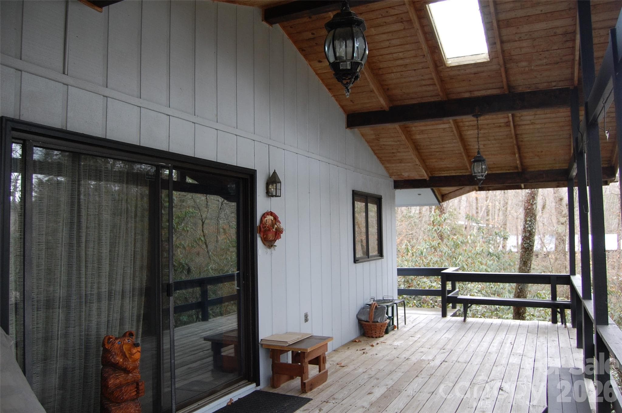202 Knoll Circle