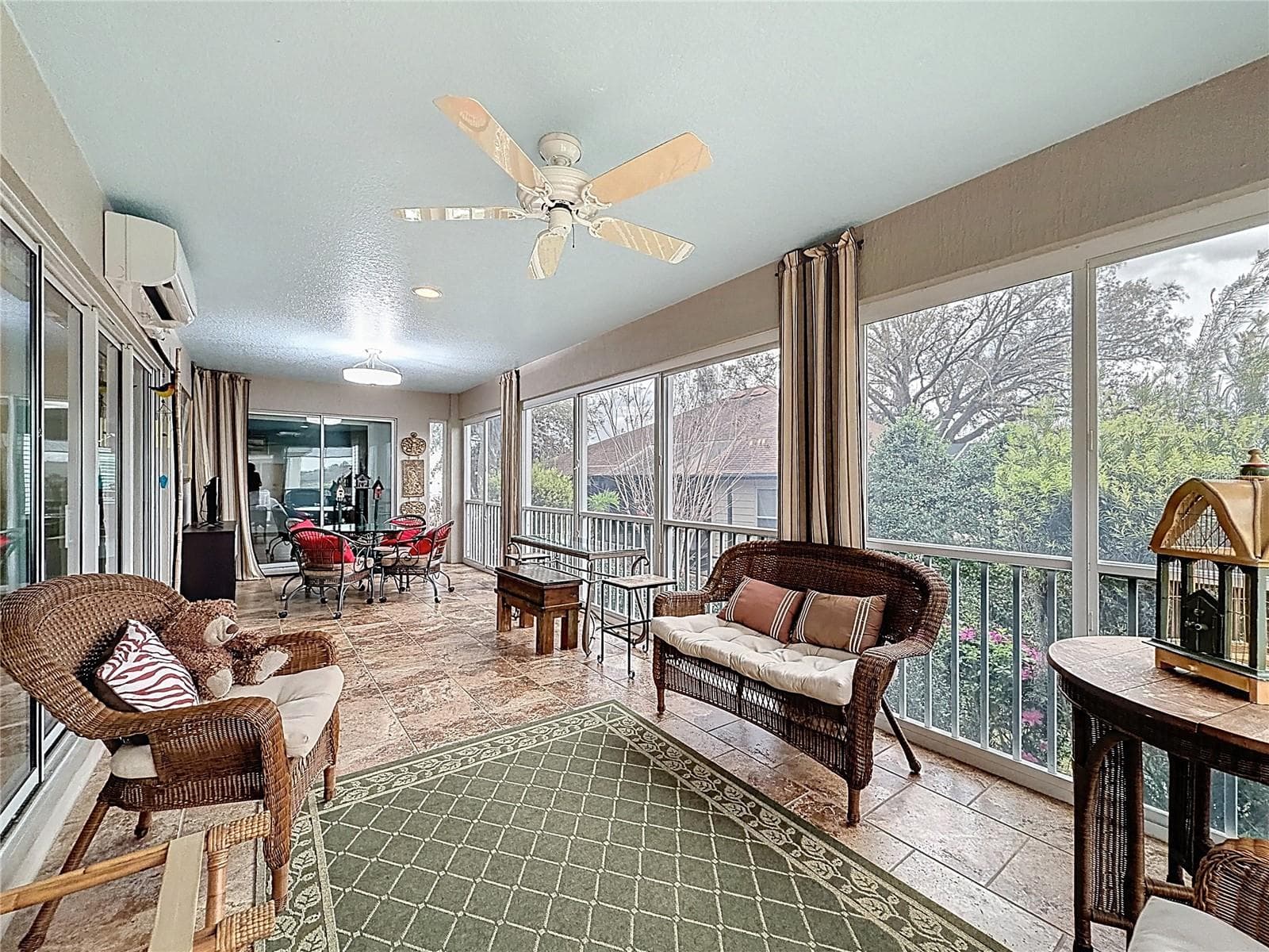 Glass enclosed Lanai - 2679 LANTANA AVE, THE VILLAGES