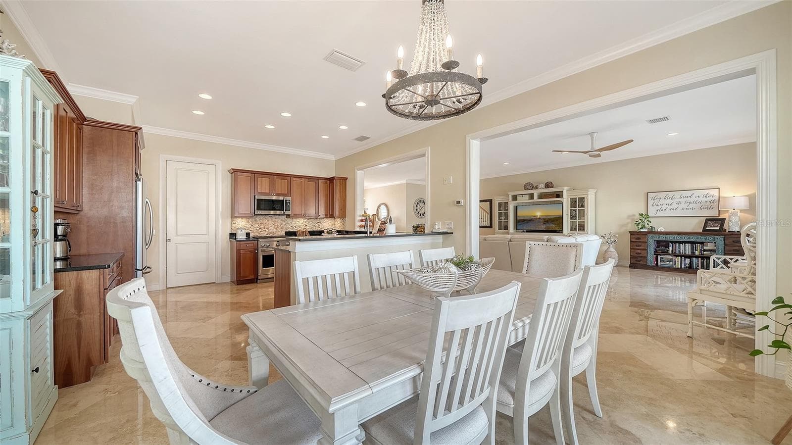 Single Family Residence at 605 N POINT DR, HOLMES BEACH, photo 27 of 92