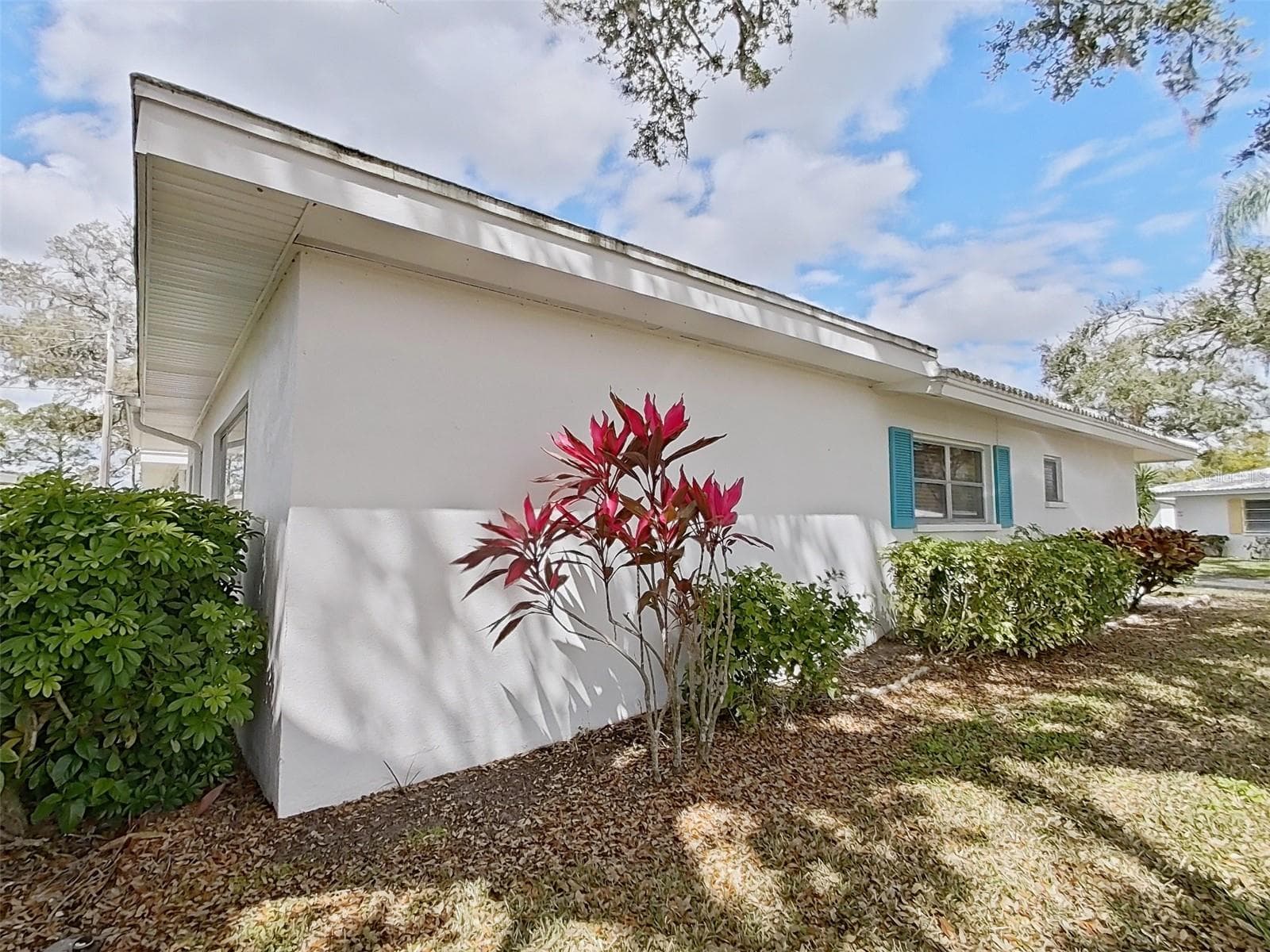 Private side yard - 1845 VERA PL #29, SARASOTA