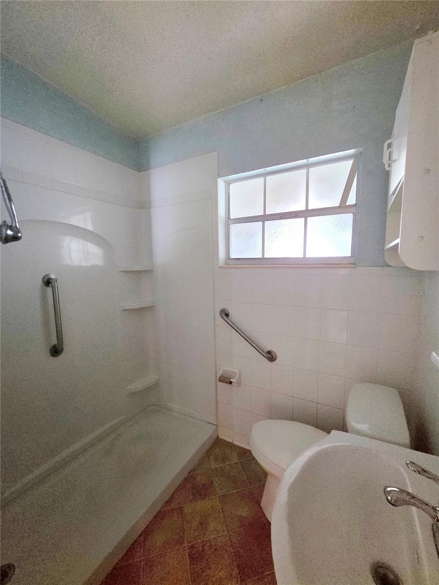 Bathroom - 640 FORREST DR, BARTOW