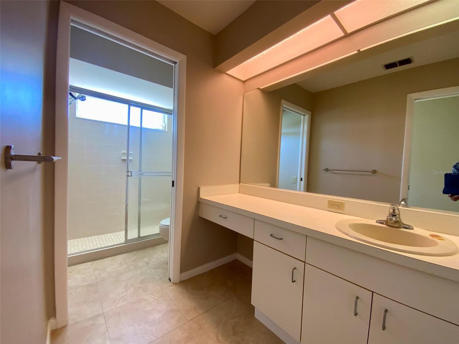 Primary Bath and Shower - 4310 MURFIELD DR E, BRADENTON