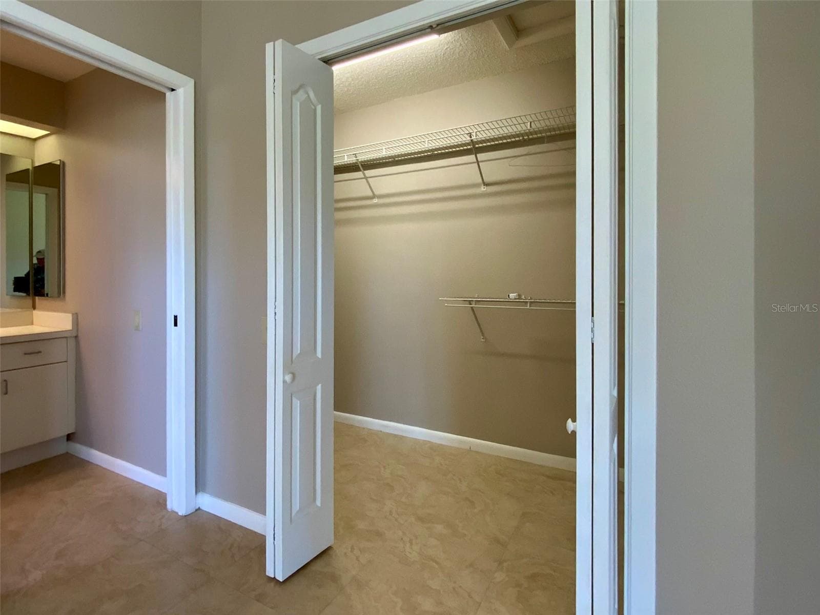 Large Walk-In Closet - 4310 MURFIELD DR E, BRADENTON