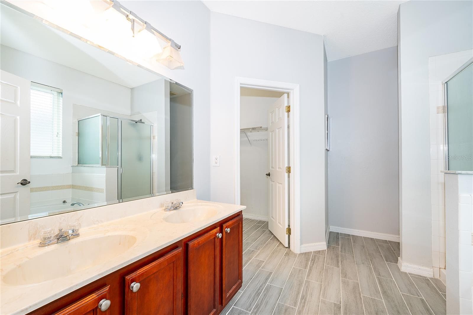 Master Bathroom - 14467 GOLDEN RAIN TREE BLVD, ORLANDO