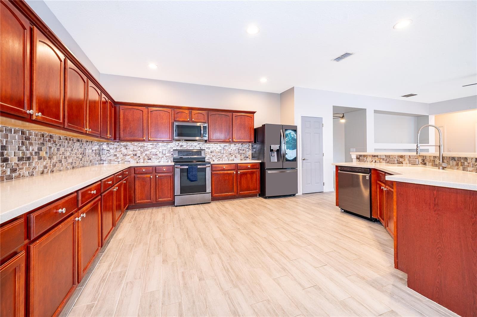 Single Family Residence at 14467 GOLDEN RAIN TREE BLVD, ORLANDO, photo 12 of 37