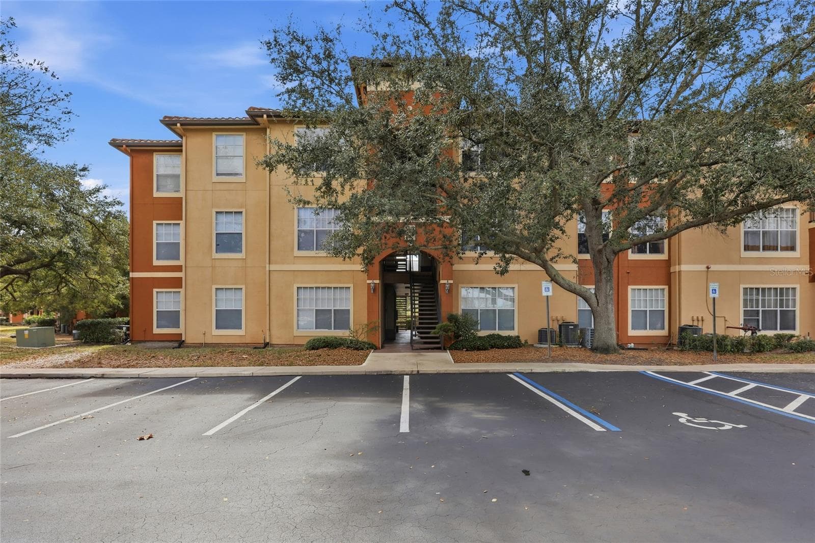 5518 METROWEST BLVD #11-104