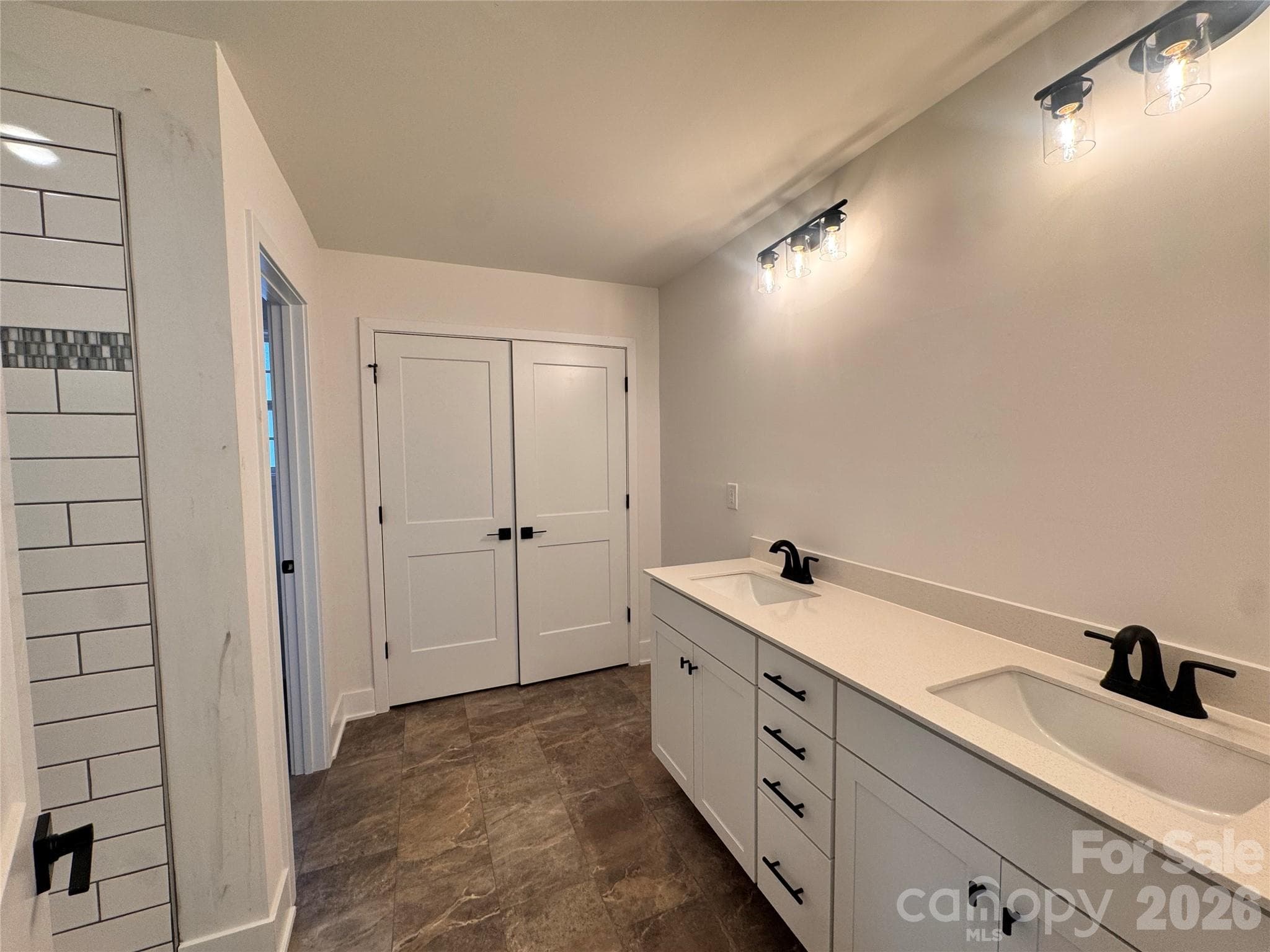 Primary bathroom - 720 Inwood Hill Drive, Gastonia