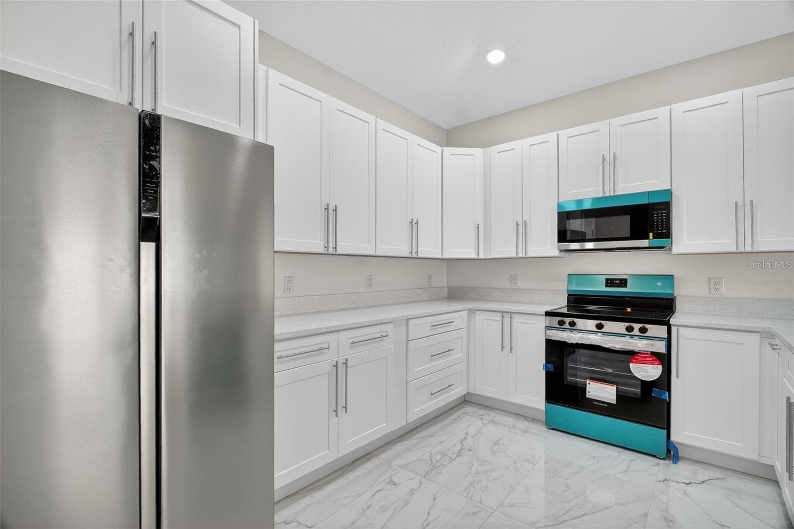 Kitchen - 89 FAIRWAY CIR, UMATILLA