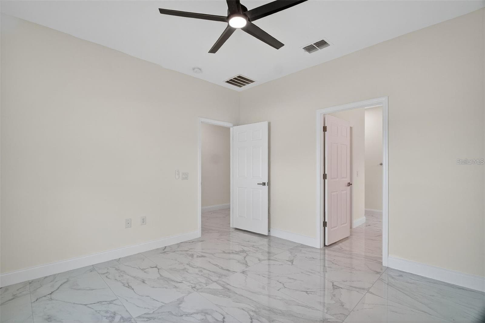 Master Bedroom - 89 FAIRWAY CIR, UMATILLA