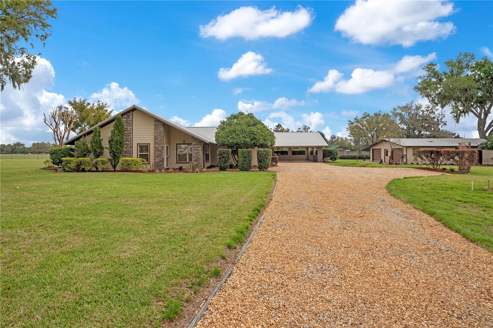 Front View - 1401 BUELL CT, PLANT CITY