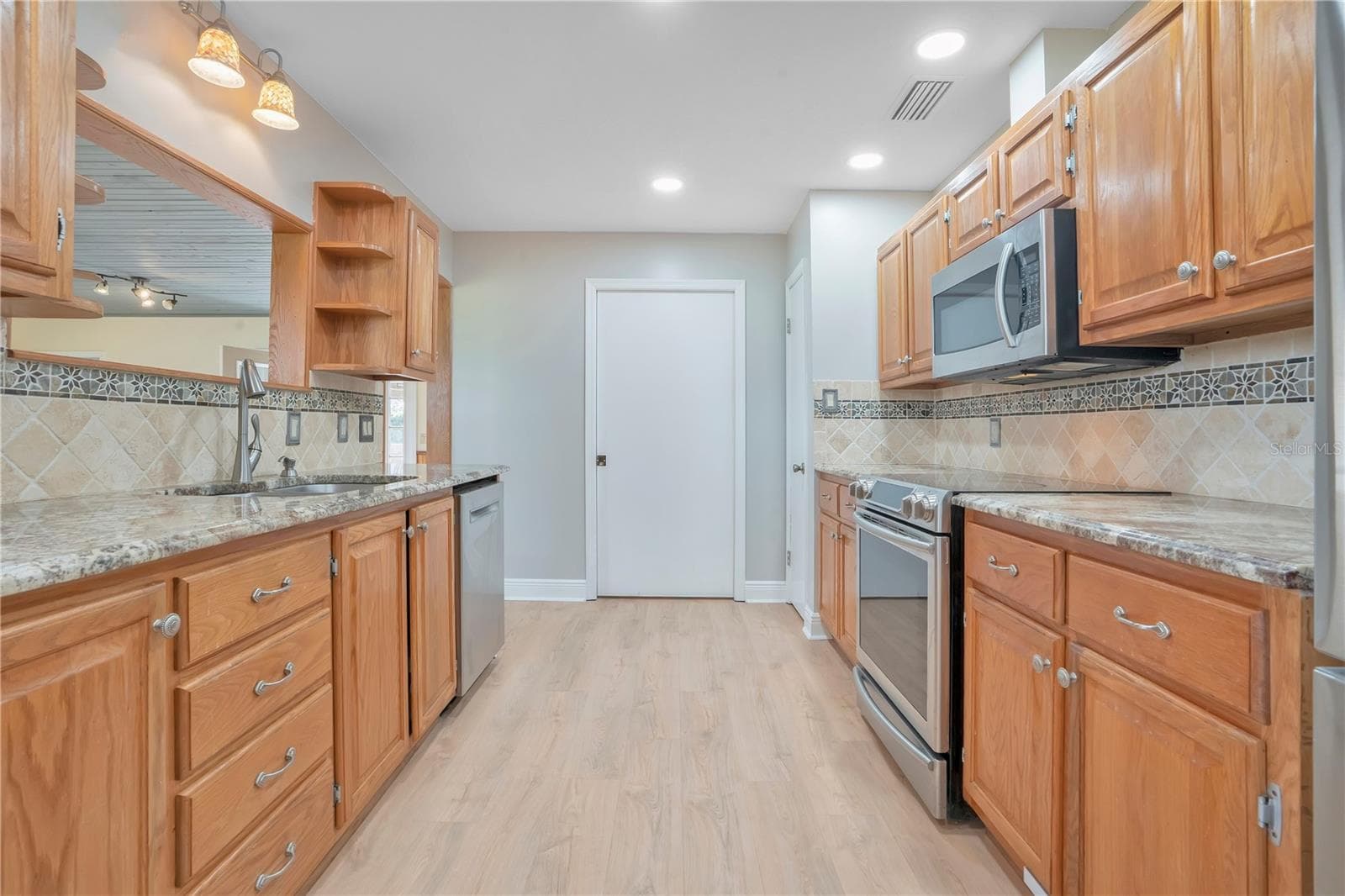 Kitchen - 1401 BUELL CT, PLANT CITY