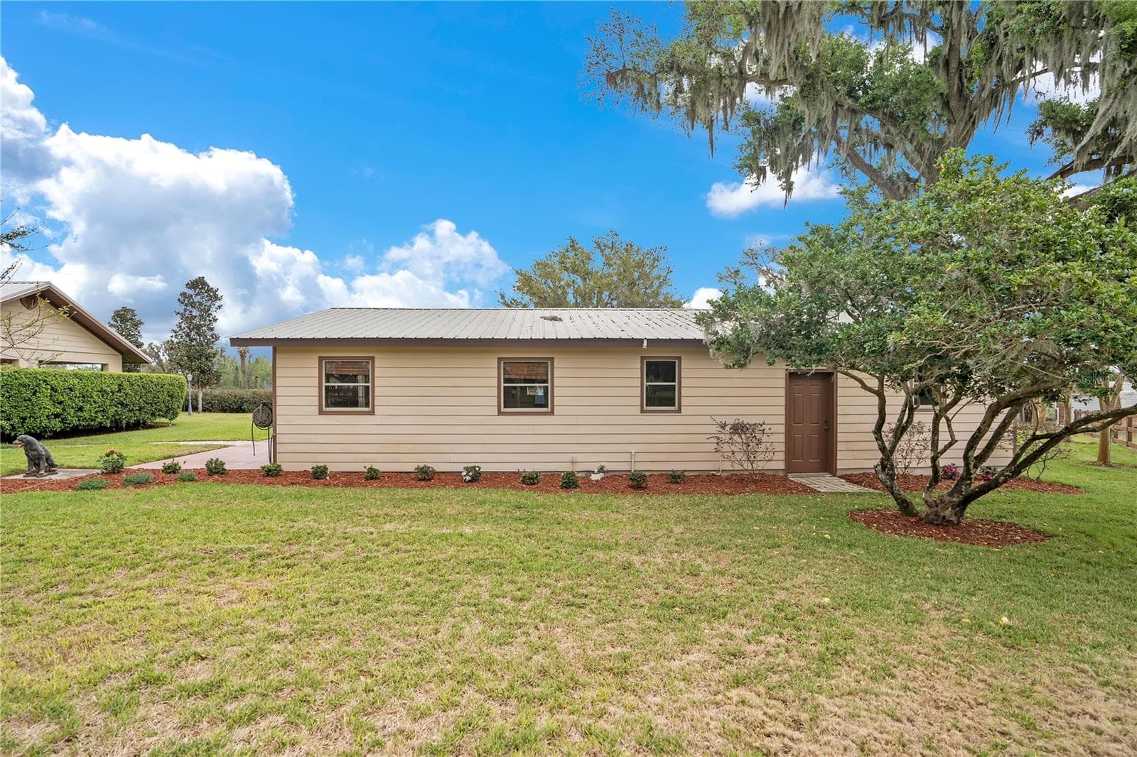 Front of detached garage/workshop - 1401 BUELL CT, PLANT CITY