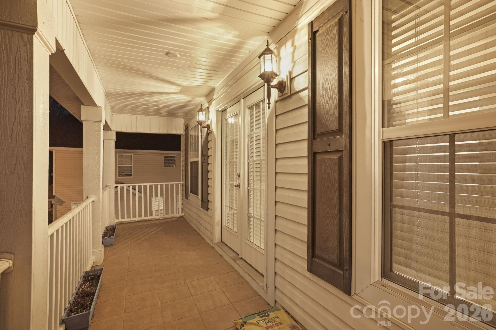 Single Family Residence at 13062 Windy Lea Lane, Huntersville, photo 5 of 48