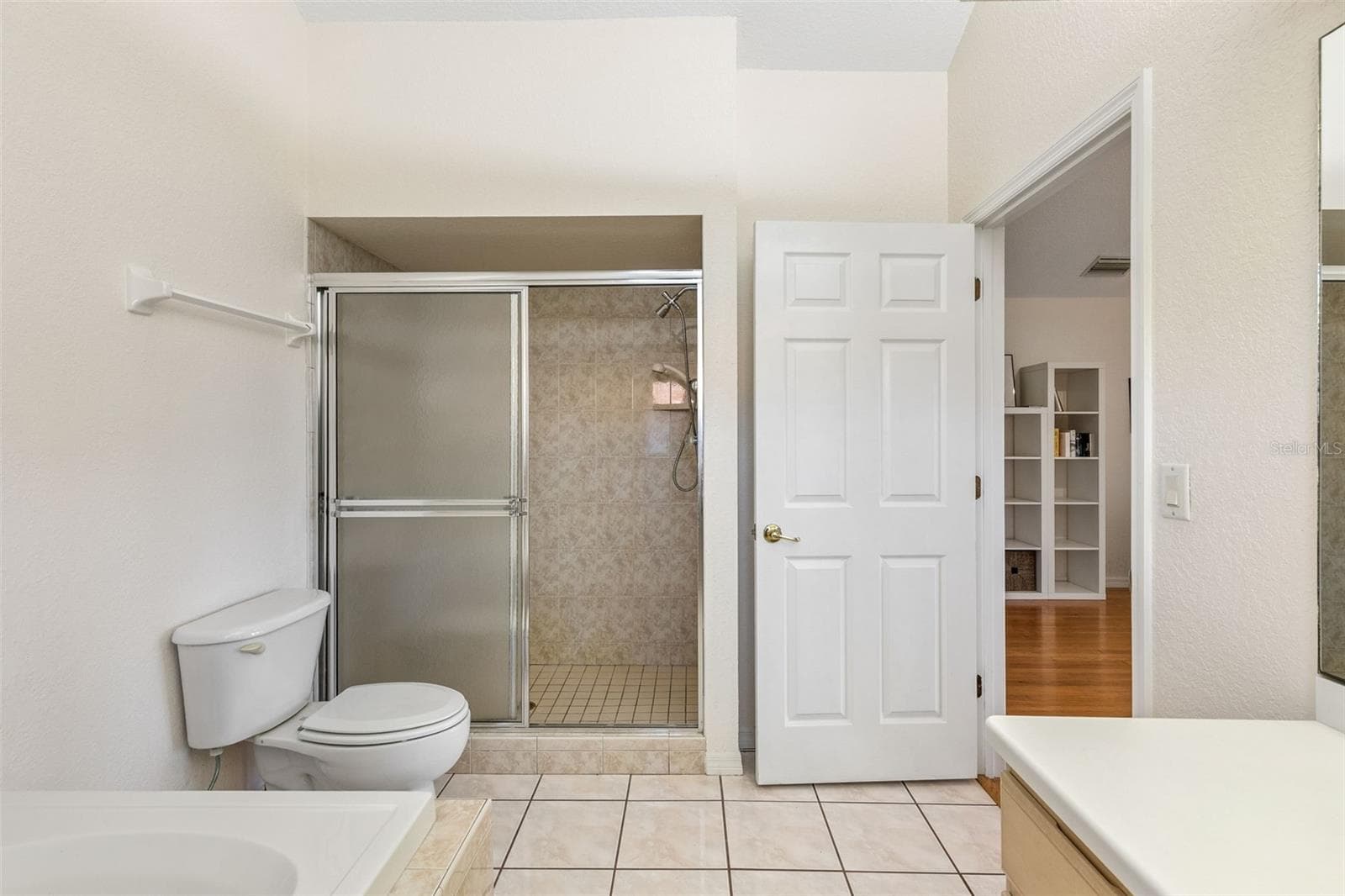 Single Family Residence at 12811 BELLERIVE DR, CLERMONT, photo 17 of 38