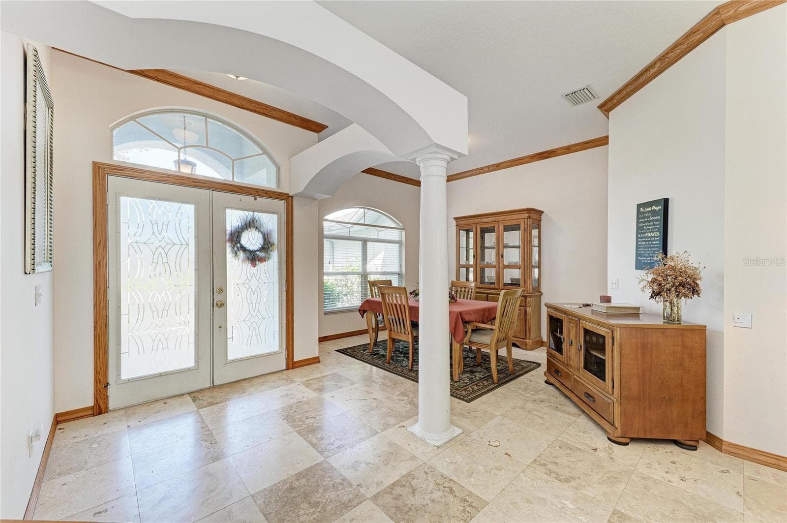 Foyer w/double door entrance for easy move in - 7604 52ND TER E, BRADENTON