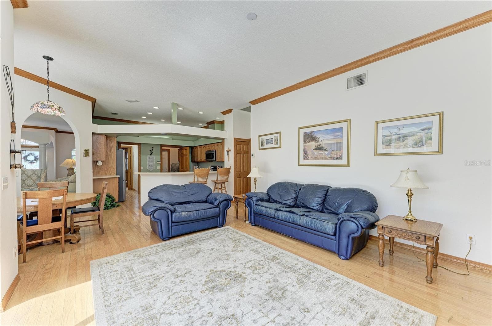 Family room w/oak crown molding - 7604 52ND TER E, BRADENTON